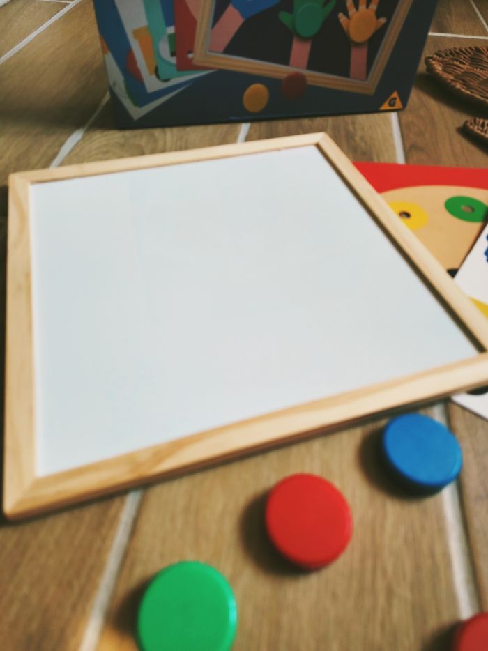 🌈Jeu des couleurs Montessori avec divers dessins et pions aimantés - photo numéro 4