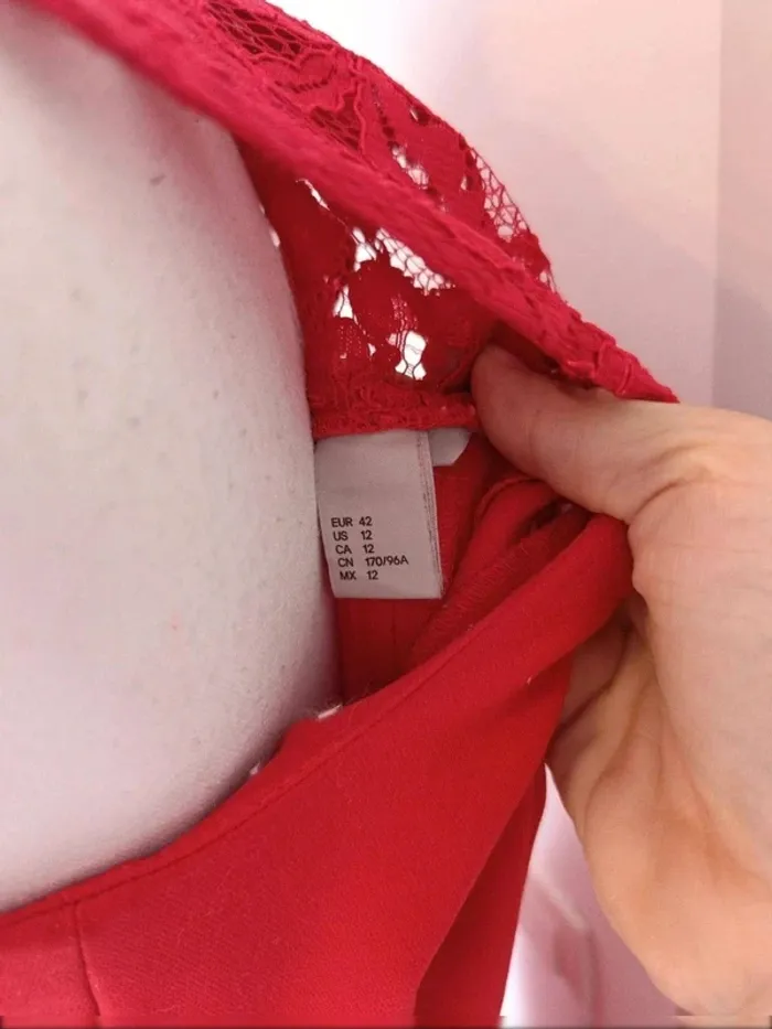 🔴 Robe rouge H&M avec dentelle – Taille 42 - photo numéro 4