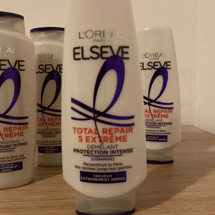 Lot de six produits dont trois shampooings total, repères, cinq extrêmes shampooing, reconstitution intense et trois après shampooing démêlant - photo numéro 3