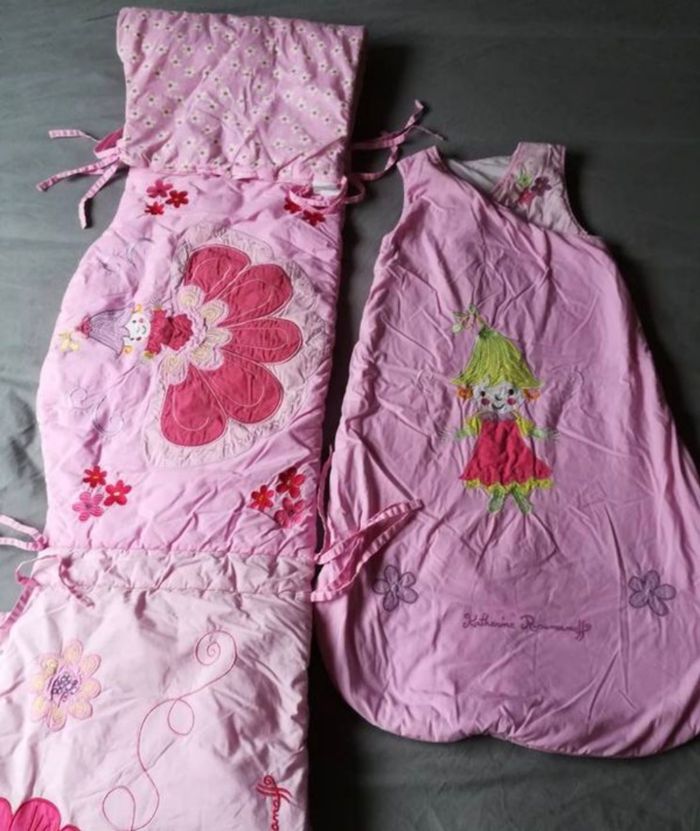 2 gigoteuses et 1 tour de lit