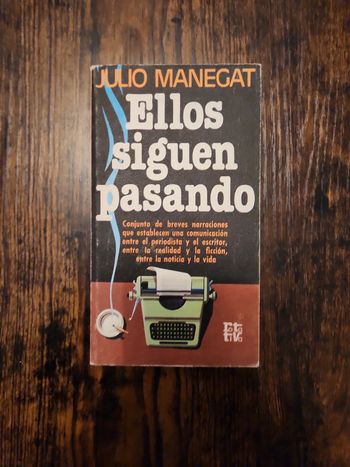 Livre : Ellos siguen passando