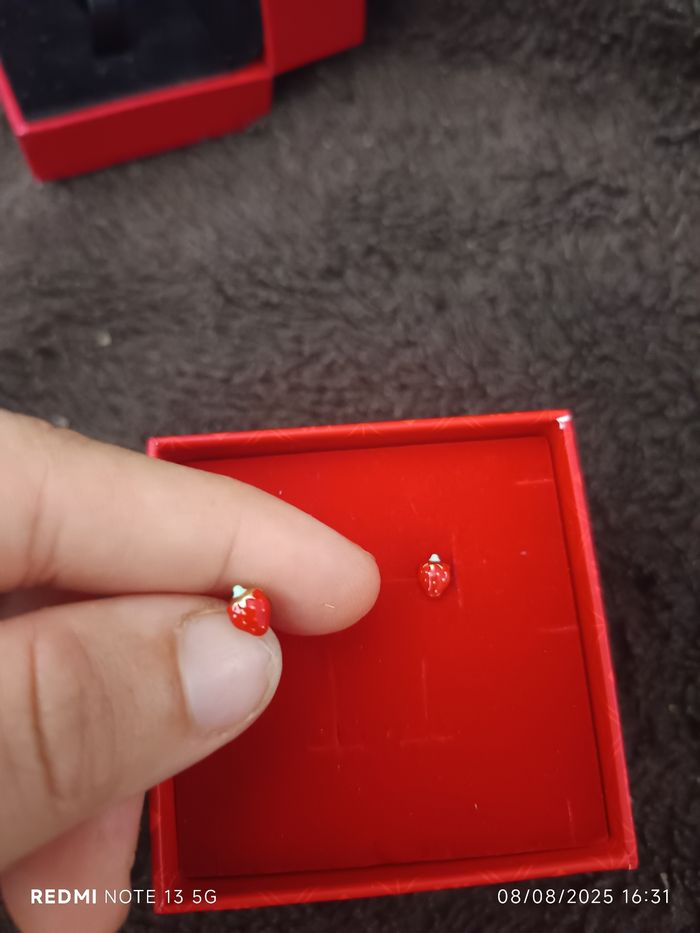 Boucles d'oreilles fille fraise - photo numéro 2