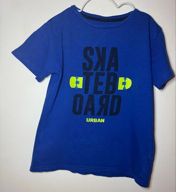 T-shirt bleu /
