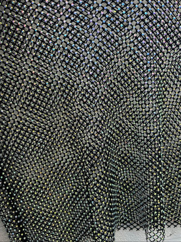 Pull transparent à strass - photo numéro 3