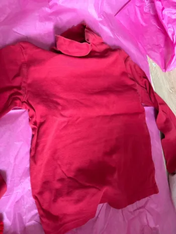Pull rouge