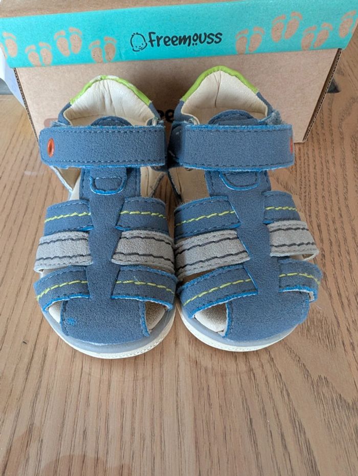 Chaussures premiers pas garçon taille 18 - photo numéro 3
