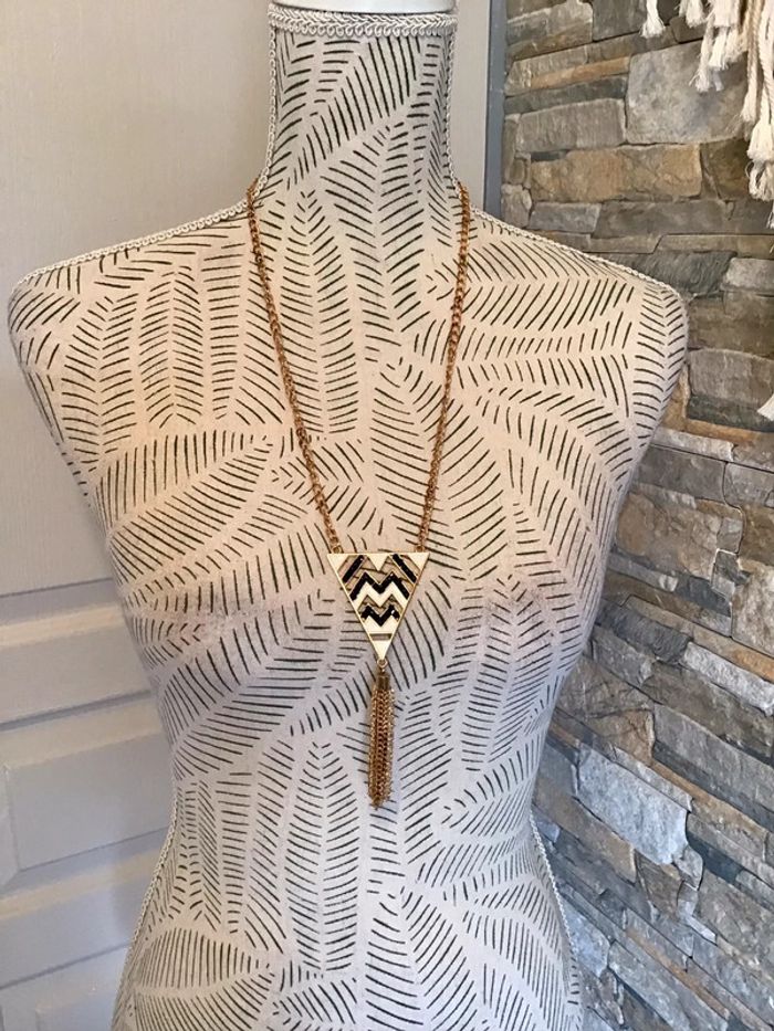 Superbe sautoir dorée pendentif noir blac gris et dorée avec chaînette