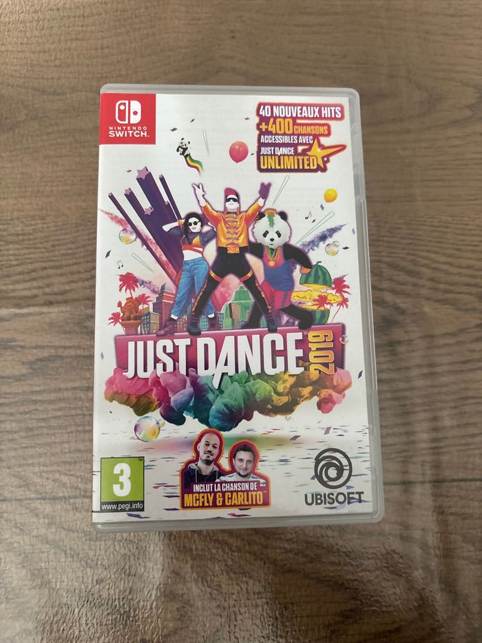 Switch avec 7 jeux et accessoires - photo numéro 5