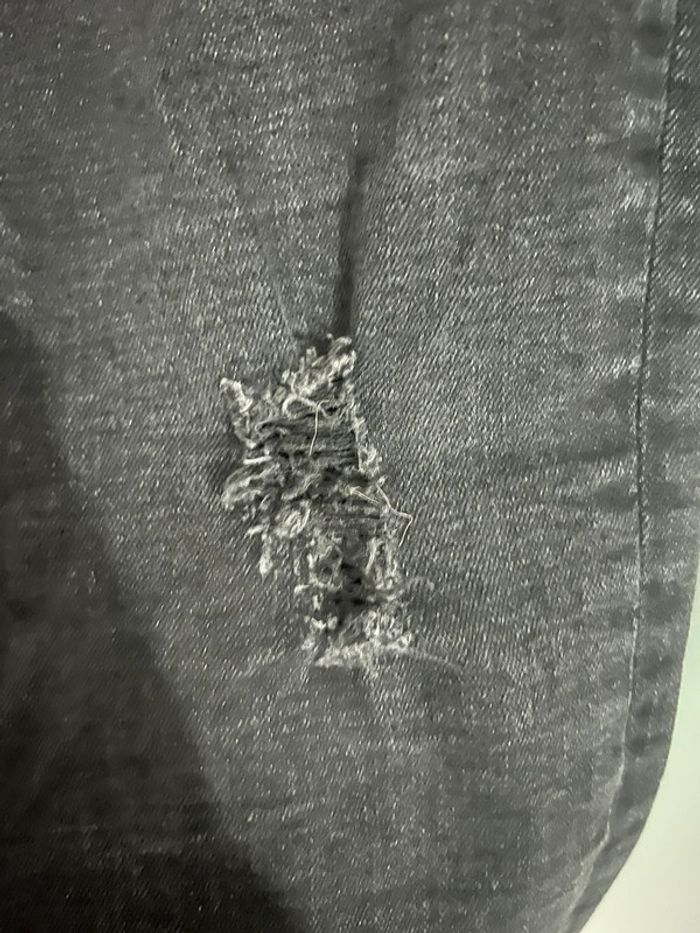 Jean Slim noir effet abîmé taille 38 excellent état marque Debim Co - photo numéro 5