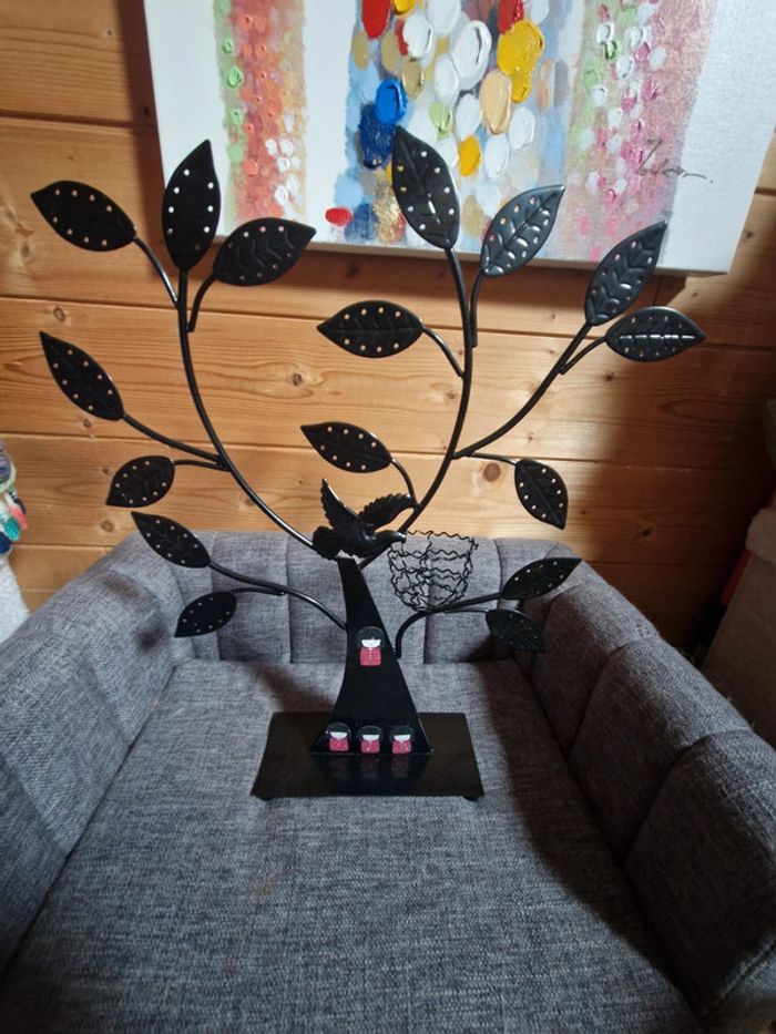 Arbre porte-bijoux en métal noir