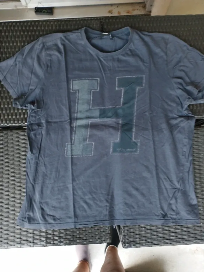 Tee shirt
