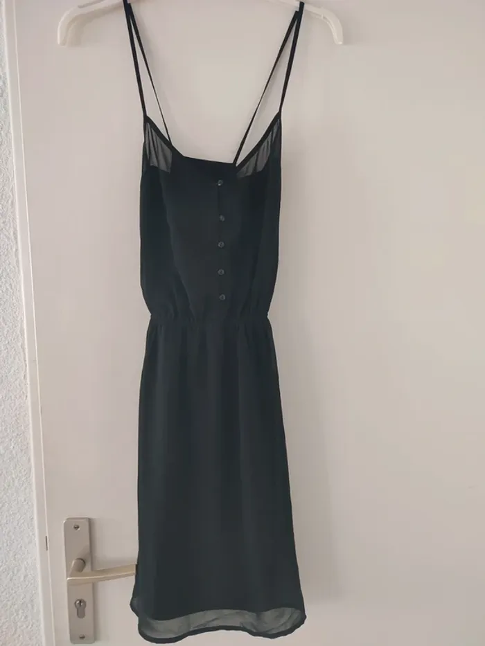 Robe fine noire - photo numéro 2