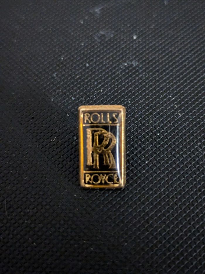 Rolls Royce Pin's luxe