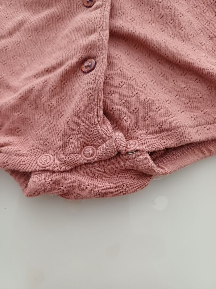 Combishort neuve taille 9 mois - photo numéro 3