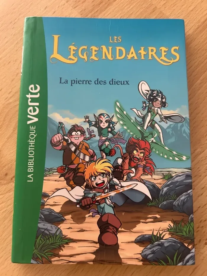 Livre Les Légendaires - la bibliothèque verte