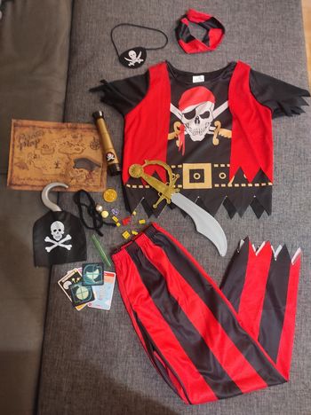 Déguisement pirate avec accessoires 6-8 ans