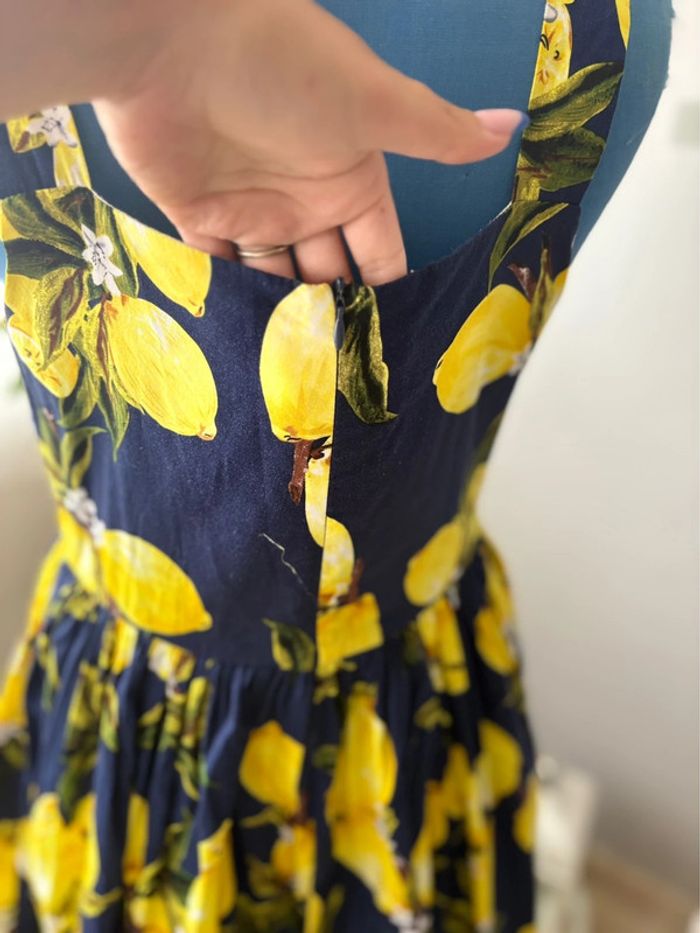 Robe motif citron 🍋 jupon évasée - portée 1 fois - taille 40/L - en très bon état - photo numéro 6