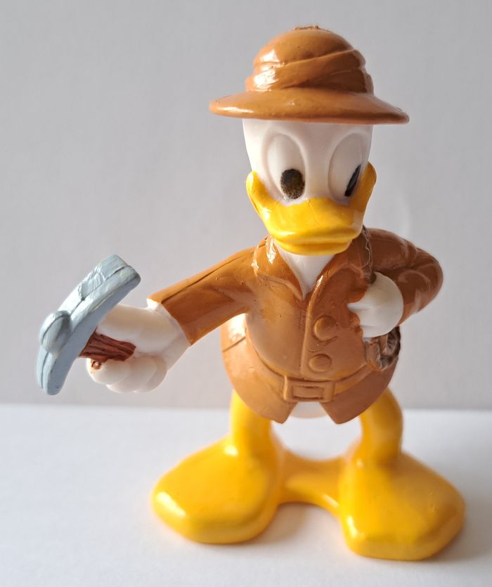 Figurine Disney Donald Duck explorateur