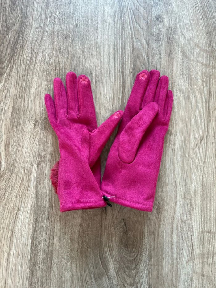 Paire de gants rose femme avec pompon 🧤 - photo numéro 3
