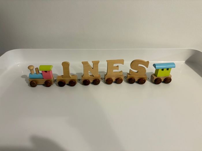 Train en bois prénom Inès