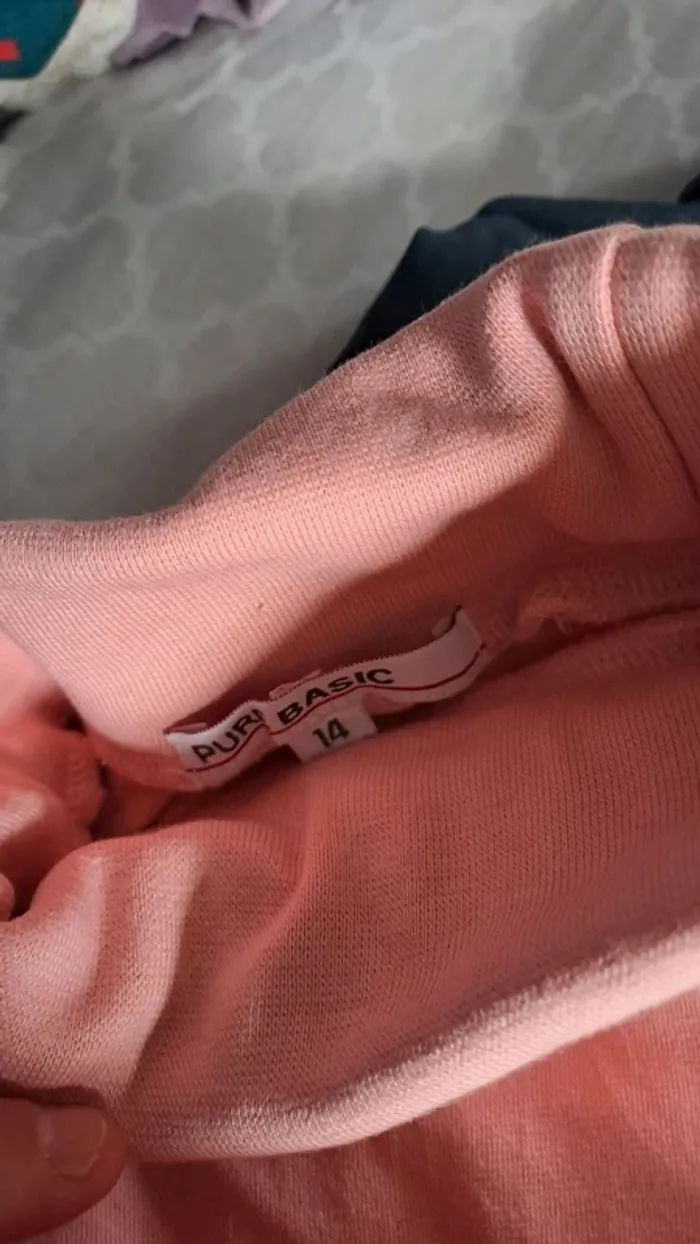 Lot de 4 sous pulls taille 14 ans - photo numéro 4