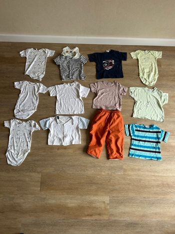 Lot vêtements bébé garçon 18 mois – bodies, t-shirts et pantalon
