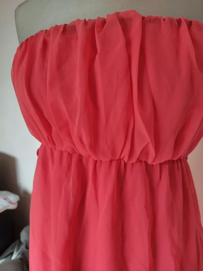 Jolie robe dos nu - photo numéro 2