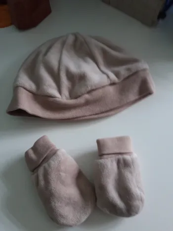 Ensemble bonnet et moufles velours naissance