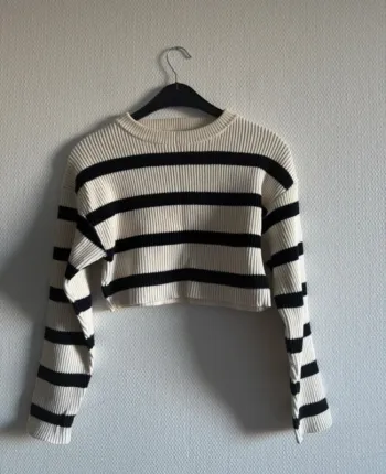Pull crop top à rayures
