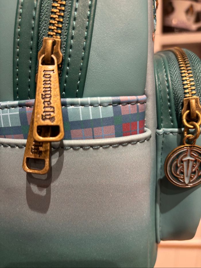 Loungefly rebelle  Disney - photo numéro 6