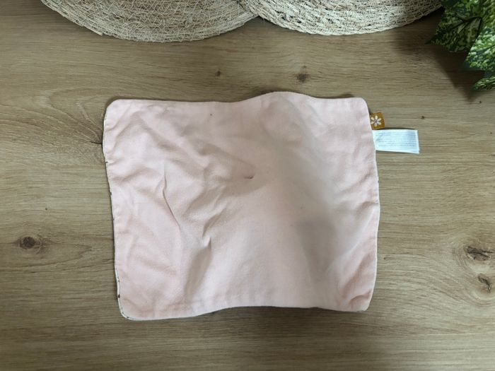 Doudou plat lapin crème rose fleurs simba toys - photo numéro 3