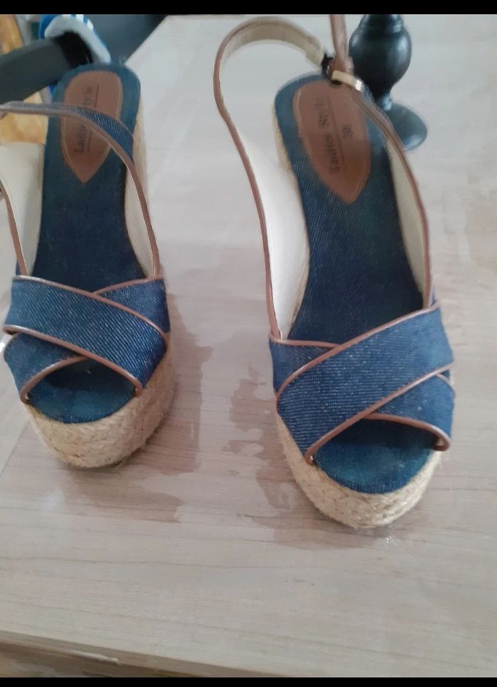 Chaussures compensées taille 38