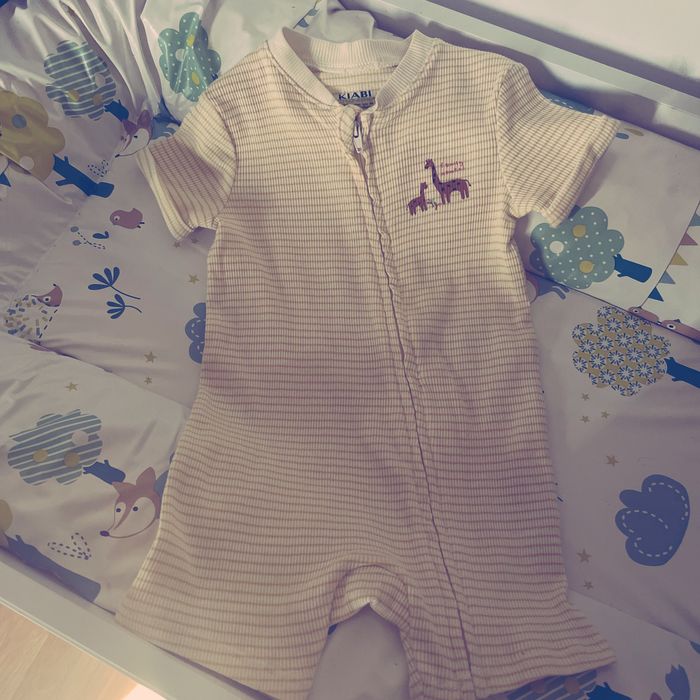 Combinaison 6 mois neuf