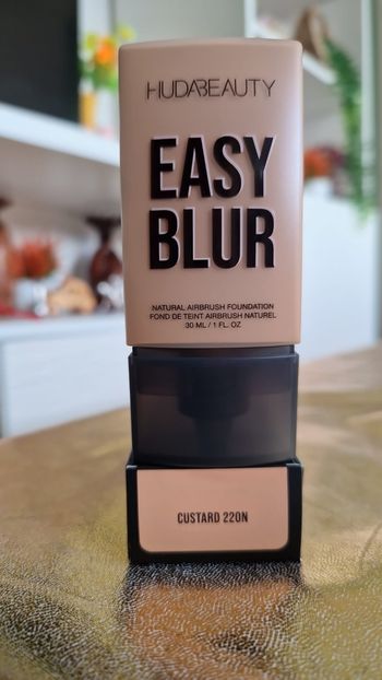 Hudabeauty fond de teint easy blur Custard 220N 30ml neuf
