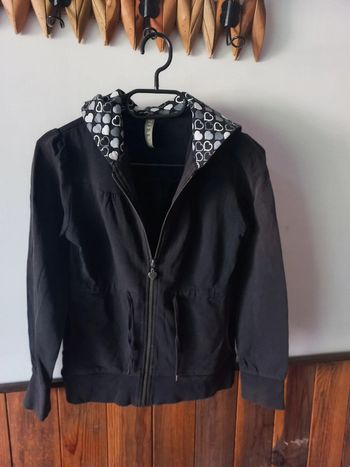 Gilet sweat avec capuche