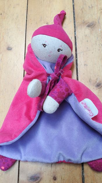 Doudou poupée corolle
