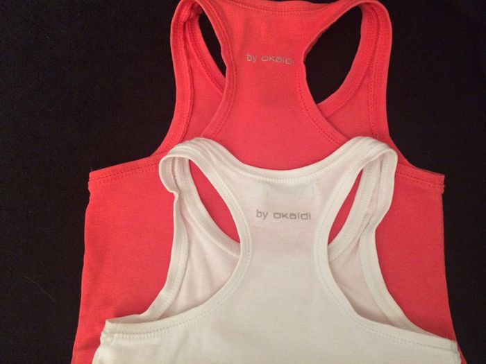 2 débardeurs OKAIDI 5 ans - photo numéro 2