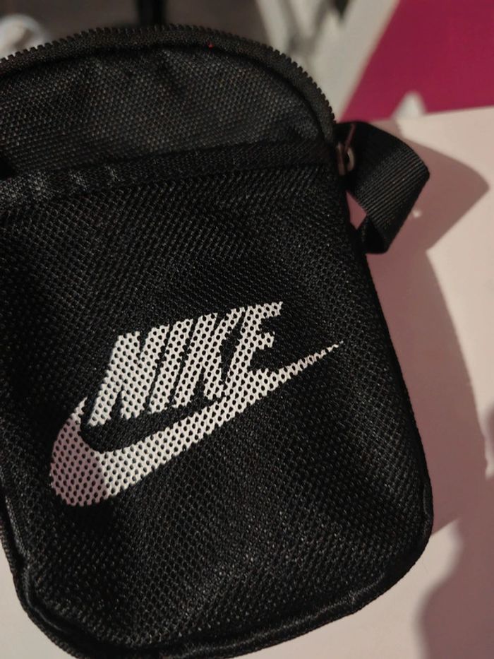 Sacoche Nike noir - photo numéro 4