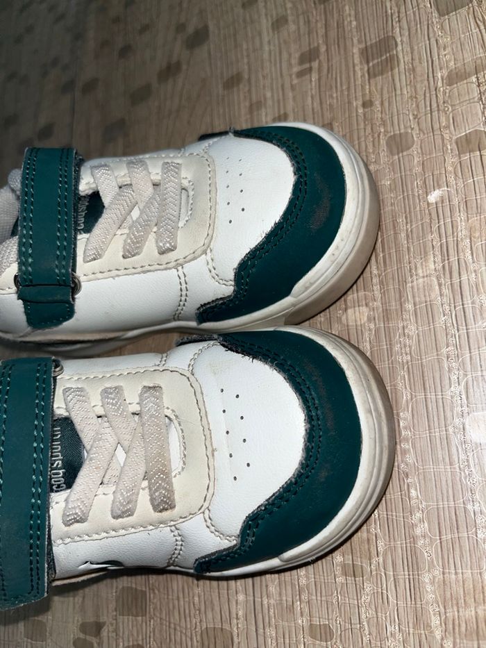 Baskets taille 23 - photo numéro 3