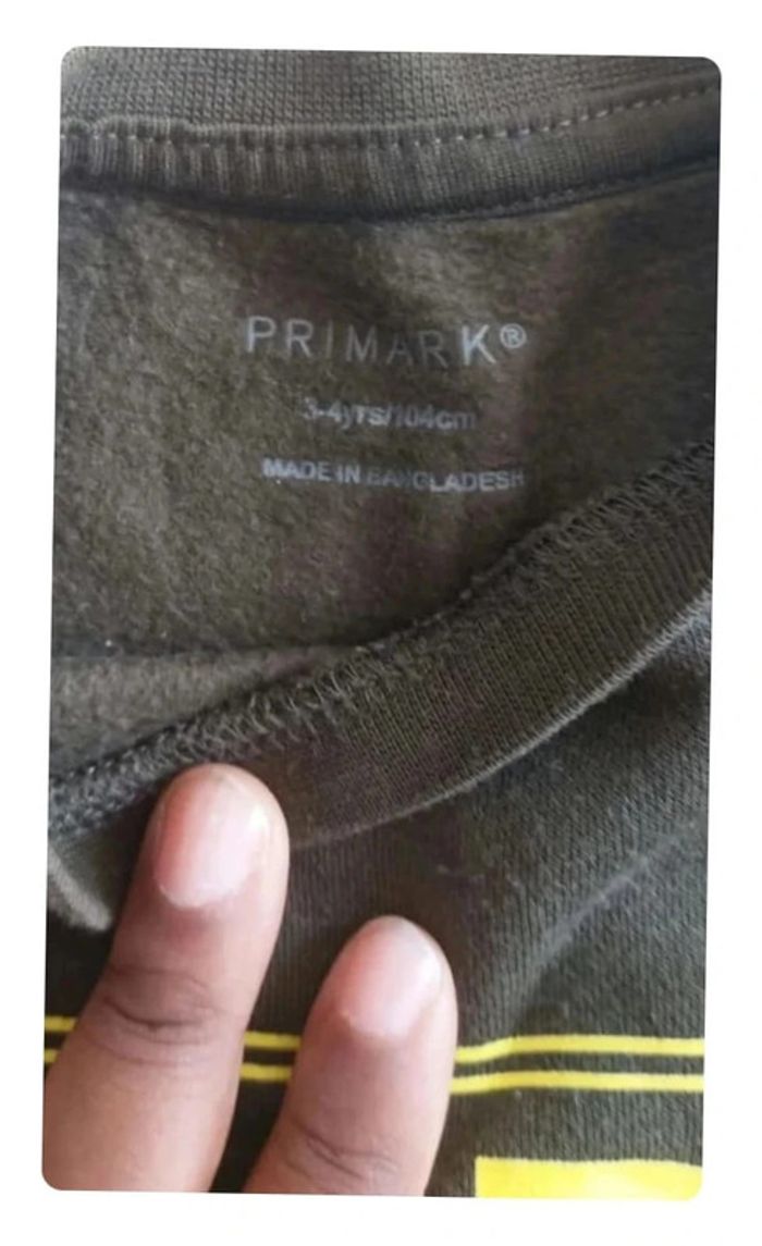 Sweat kaki Awesome - style streewear, Primark,  en très bon état, taille 3/4 ans - photo numéro 3