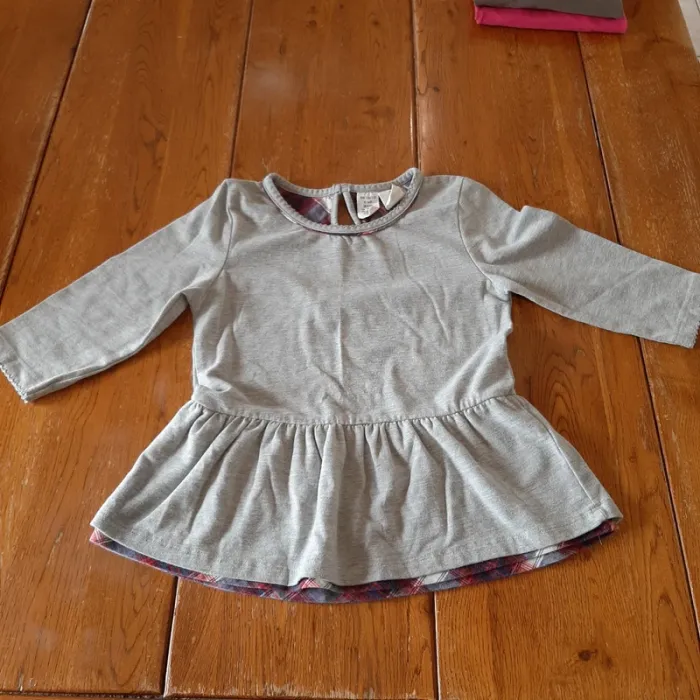 Lot 3 T-shirts Fille H&M et autres 6 ans - photo numéro 5