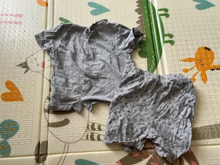 Pyjama été 24 mois – Vertbaudet motif lion bon état - photo numéro 2