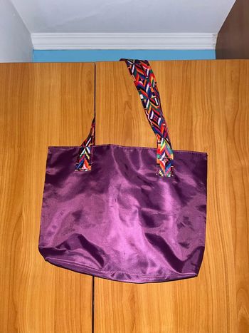 Sac à mains violet avec anses coloré (moyen)