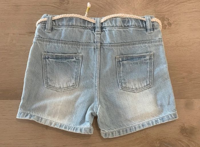Short Zara 3-4 ans 104 cm - photo numéro 3