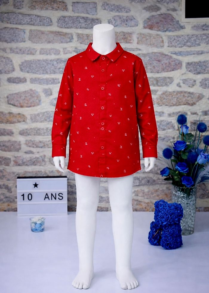 Chemise de Noël manches longues rouge et blanche Garçon taille 10 ans marque Okaidi 🎸