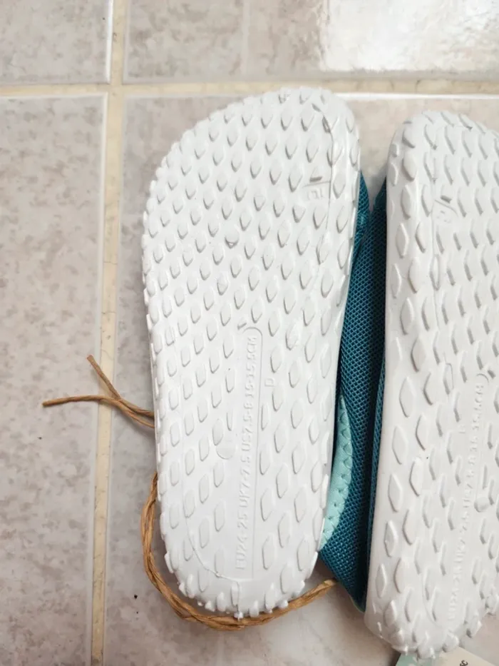 Chaussures eau aquatique bébé taille 24 25 decathlon nabaiji - photo numéro 7