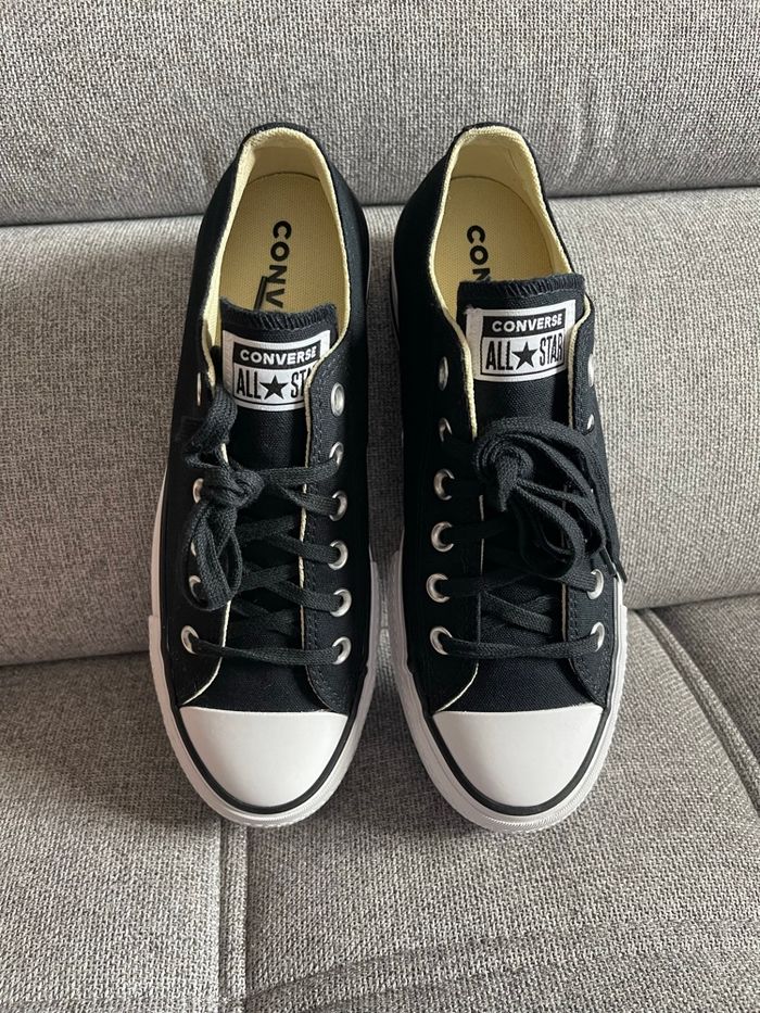 Converse 39 plate-forme basse noire Neuve sans étiquette sans boîte - photo numéro 3