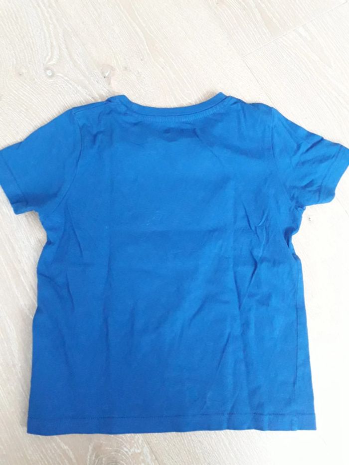 2T-shirts et 1short 6 ans - photo numéro 3