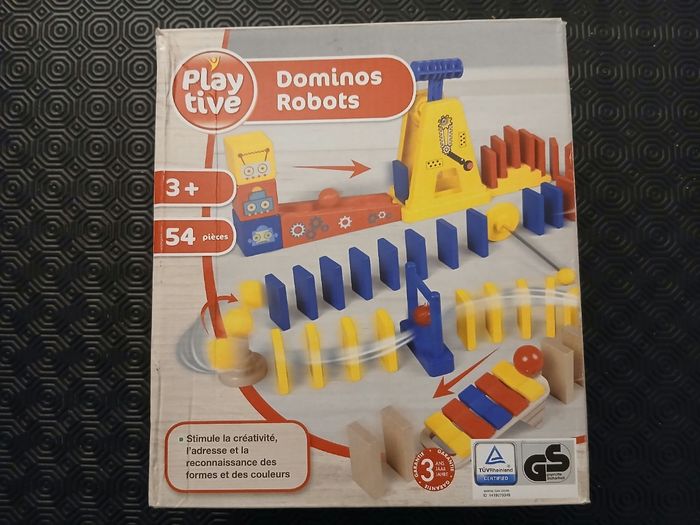 Domino Robots