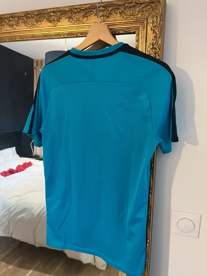 T-shirt Nike Dri Fit bleu ciel - photo numéro 2